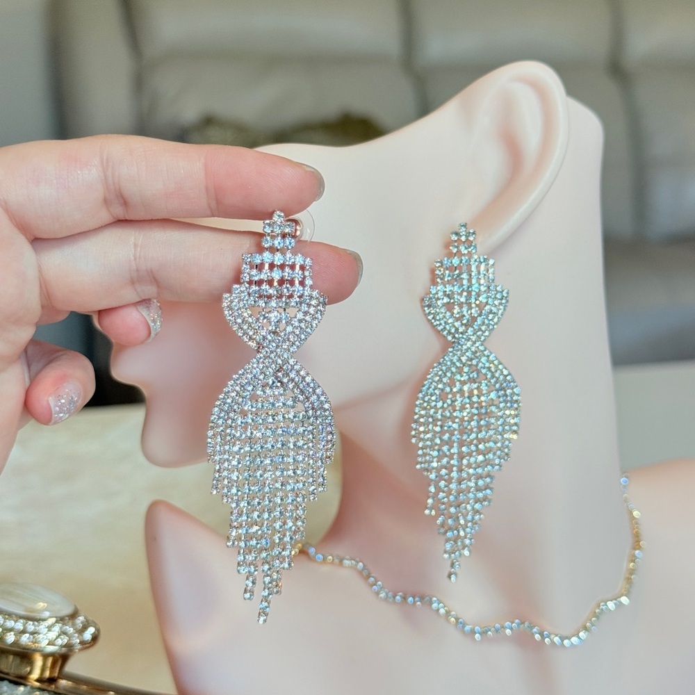 Elegant Silver Crystal Drop Earrings - Picture 6 of 11